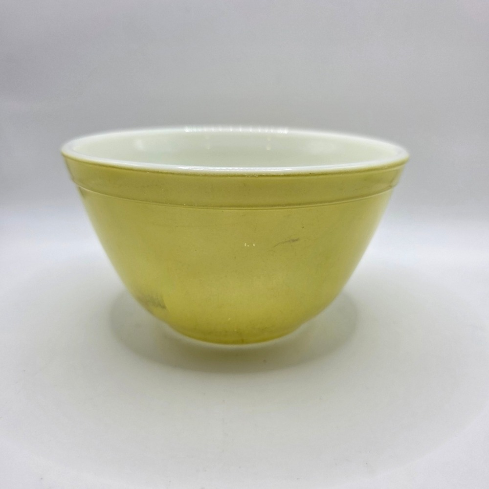 Vintage Pyrex 401 Chartreuse Yellow 1.5 Pt Mixing Bowl Made in USA MCM Glass